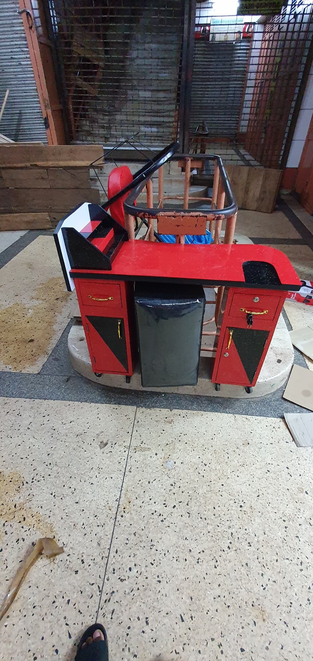 Manicure Table with Seat